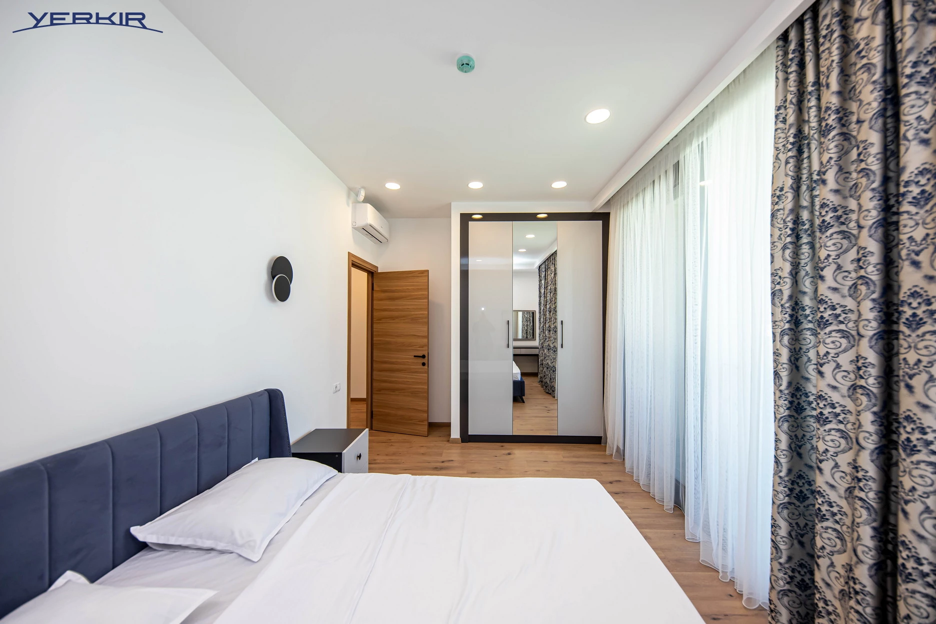 Առանձնատներ Կոդ` 5+513737