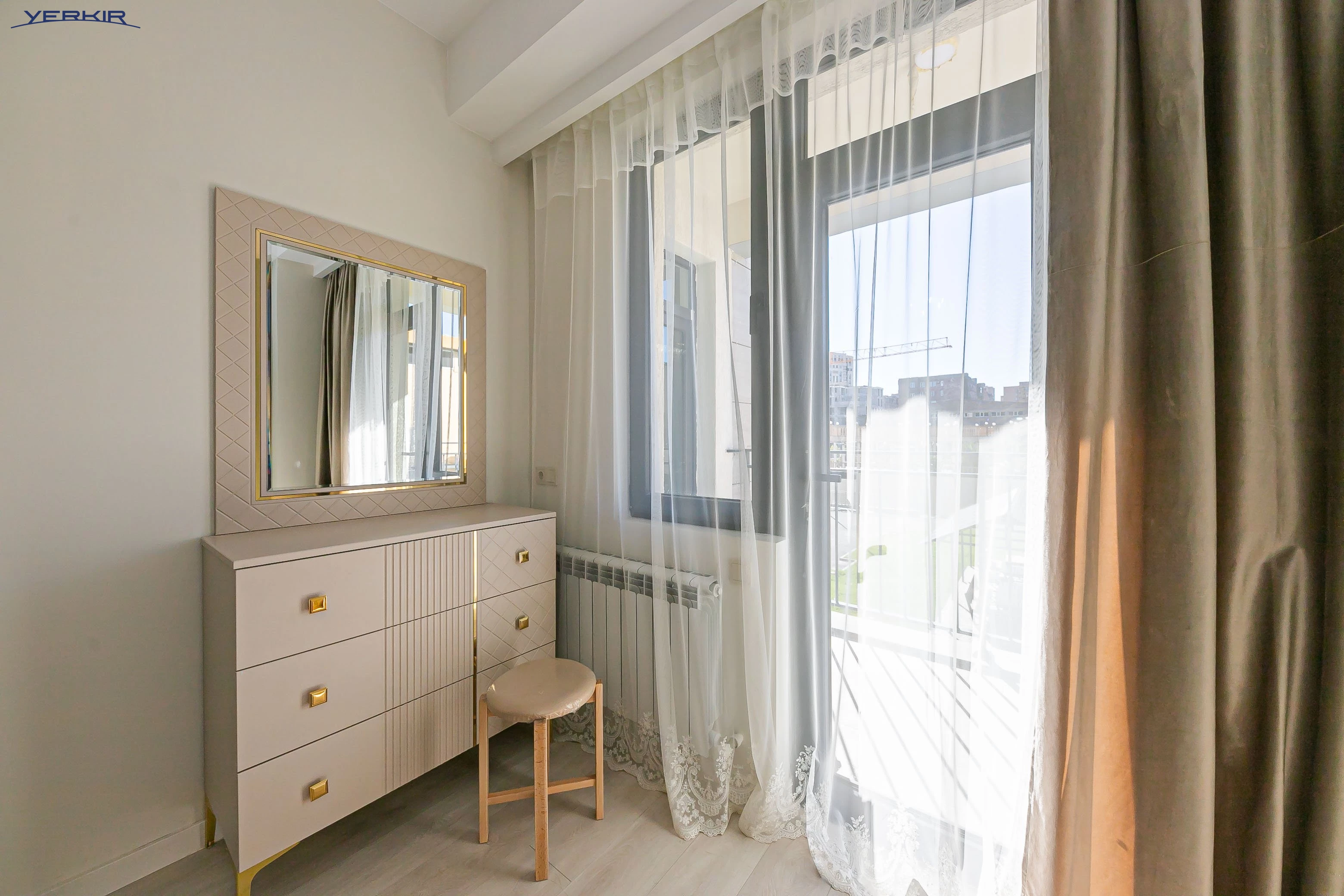 Apartments Code: 9+220348
