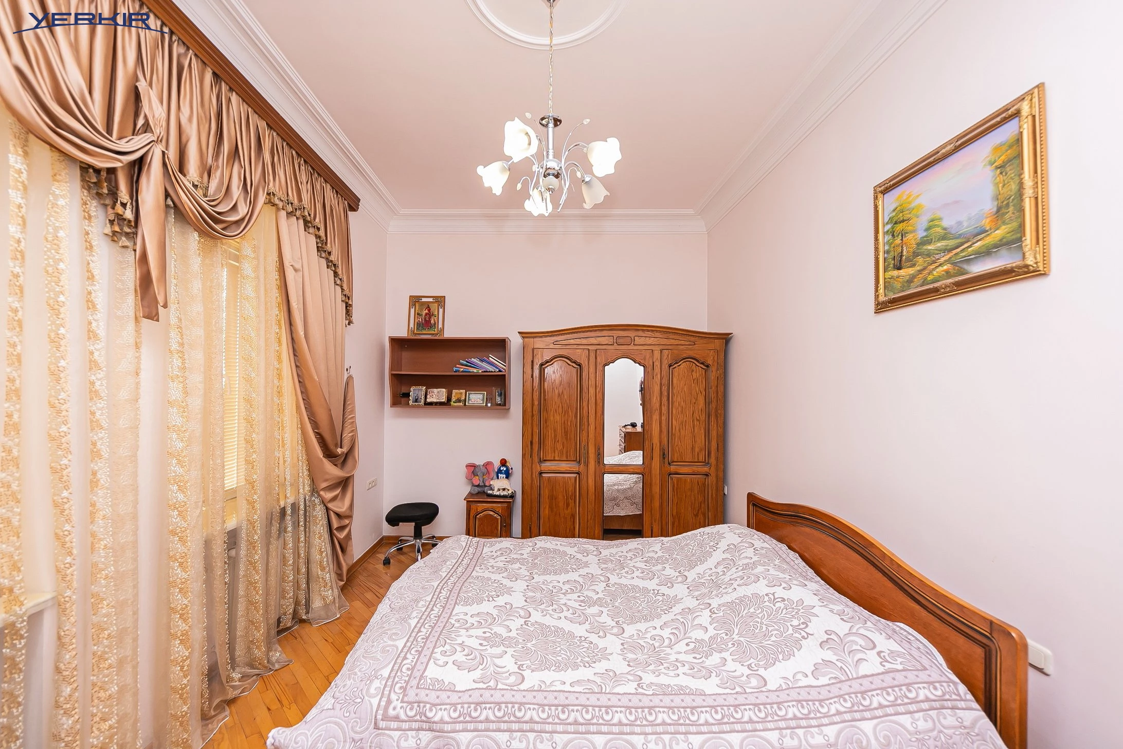 Առանձնատներ Կոդ` 7+516861