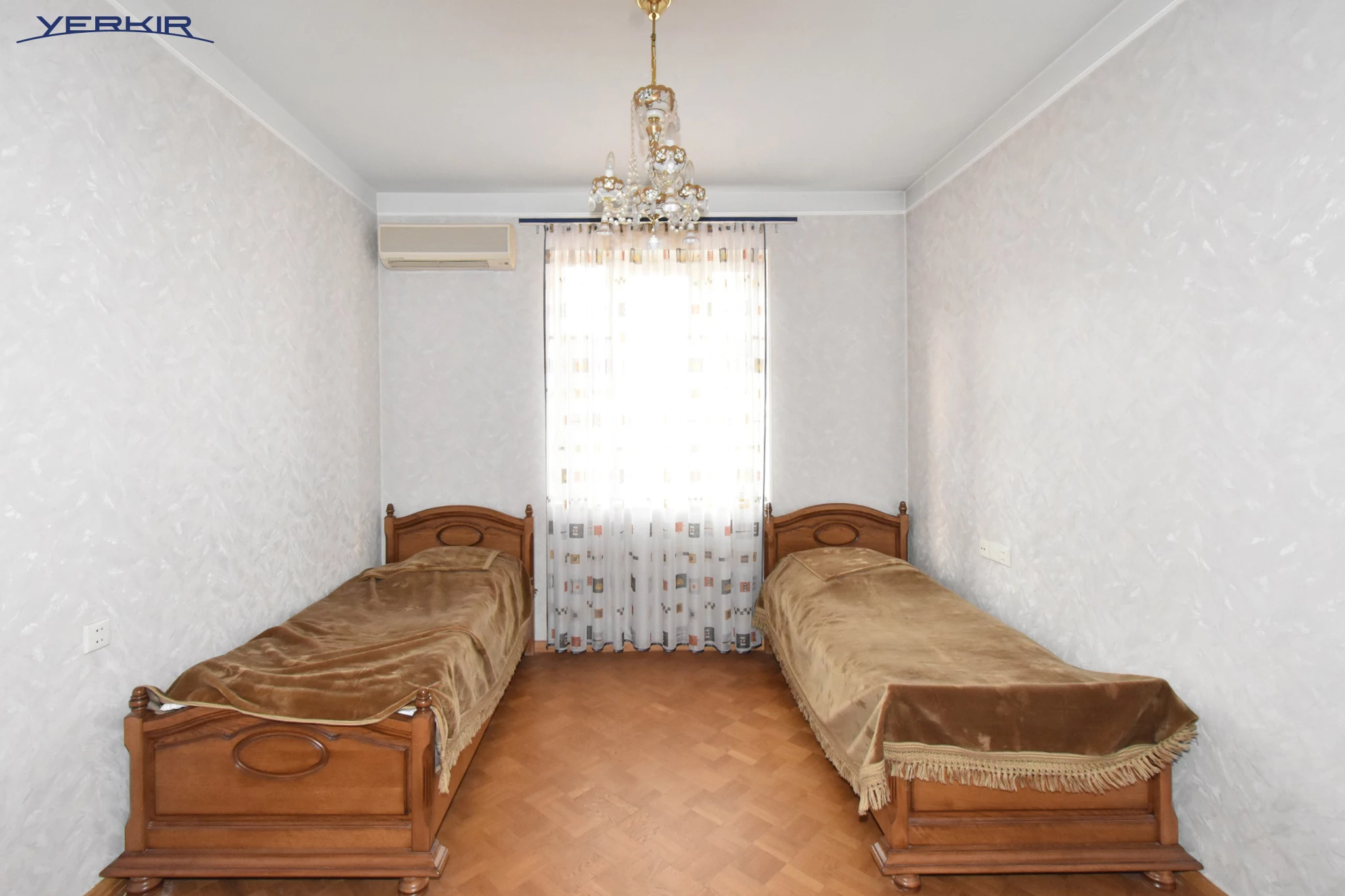 Բնակարաններ Կոդ` 5+821260