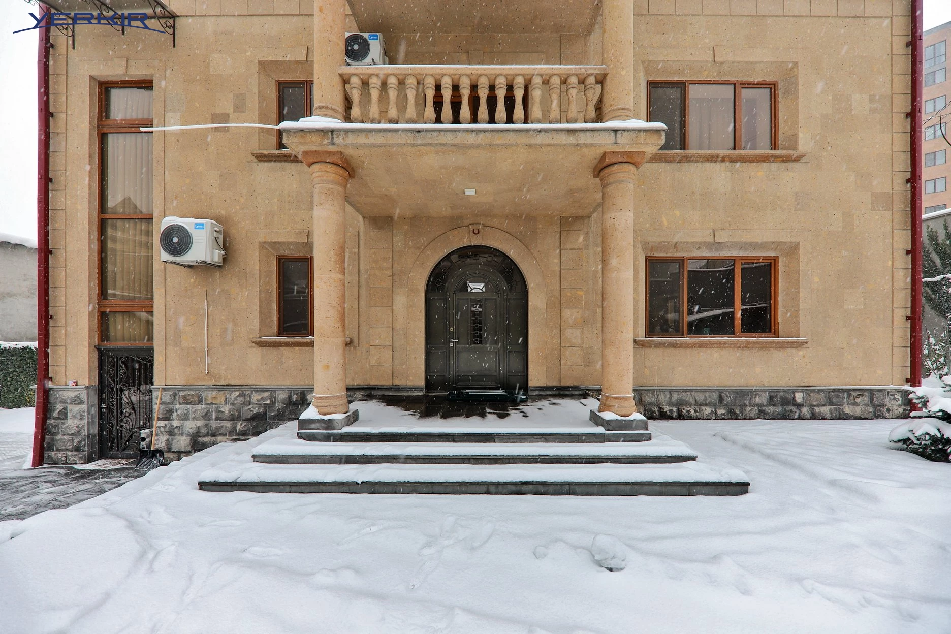 Առանձնատներ Կոդ` 9+515526