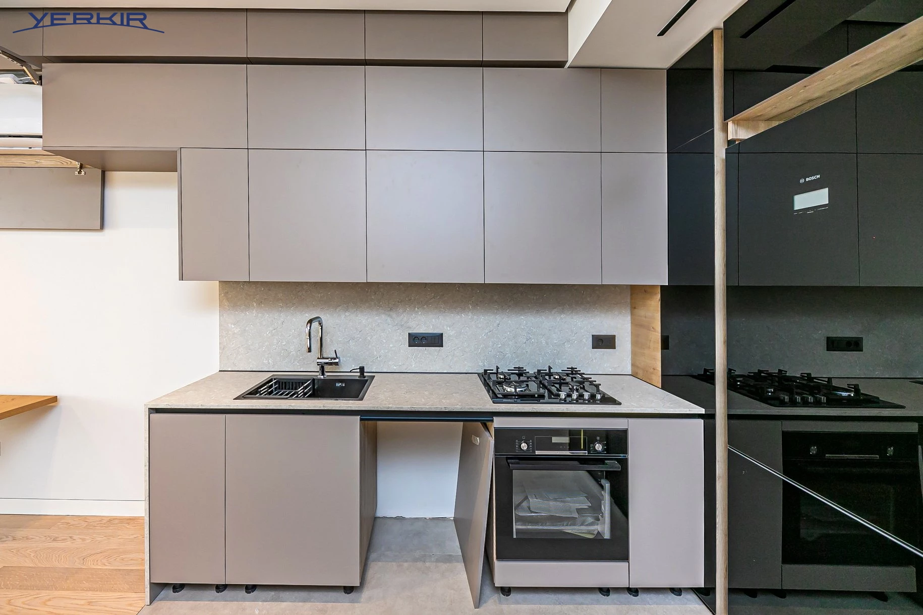 Apartments Code: 9+319324