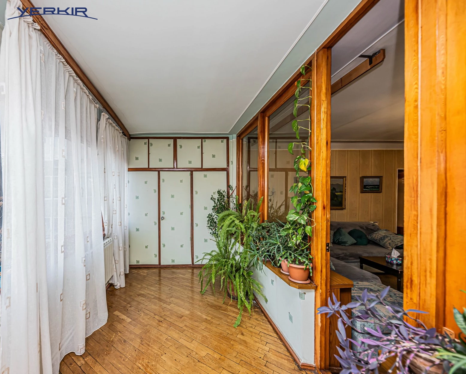 Apartments Code: 5+3349843