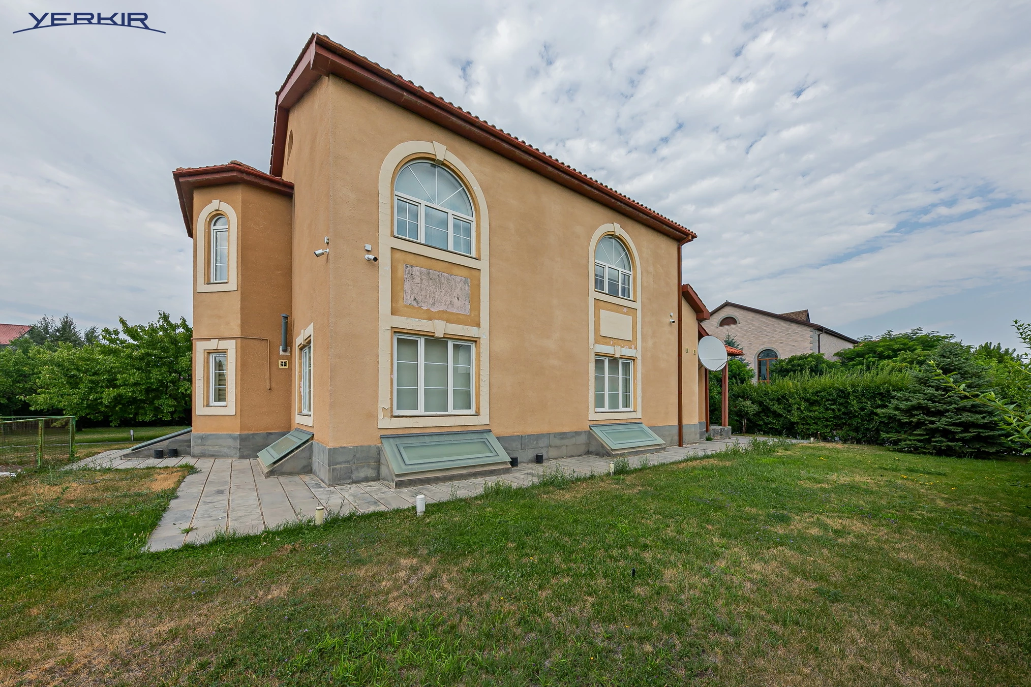 Առանձնատներ Կոդ` 5+519027