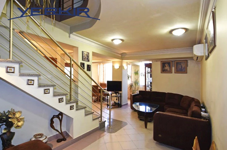 Apartments Code: 10+411094