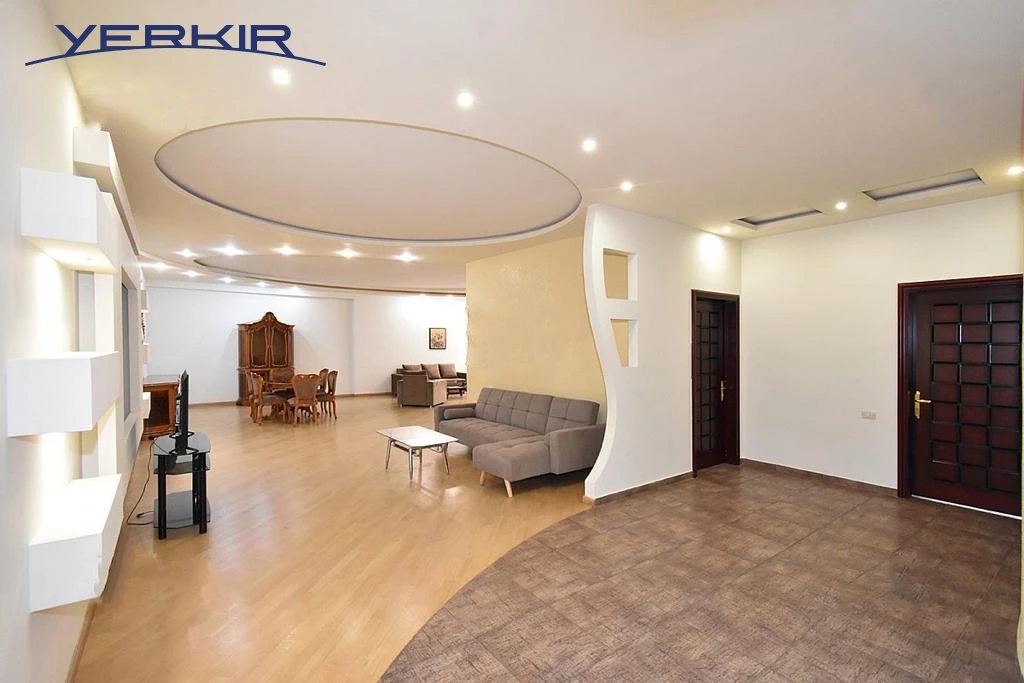 Apartments Code: 5+407711