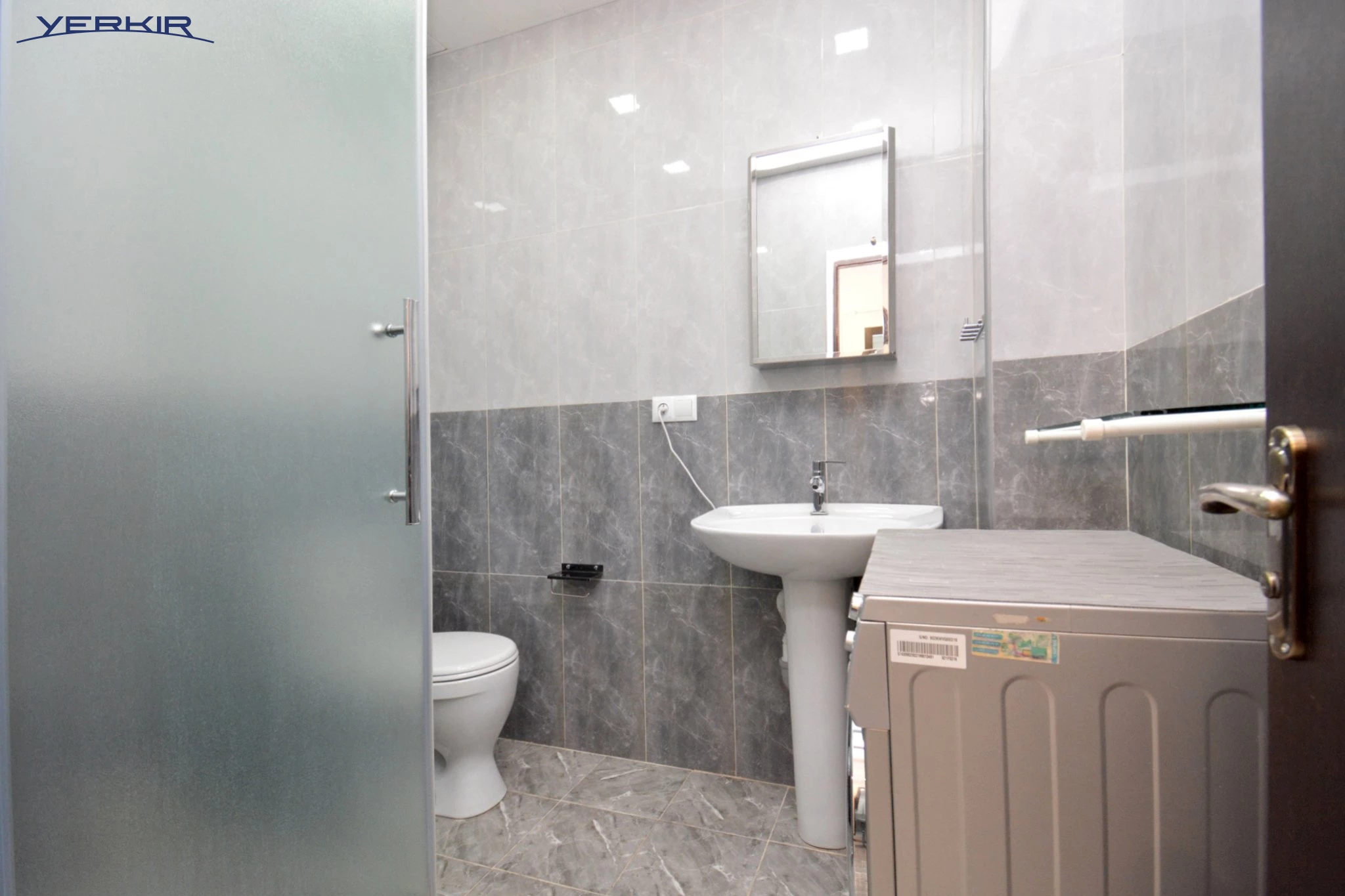 Apartments Code: 9+218265