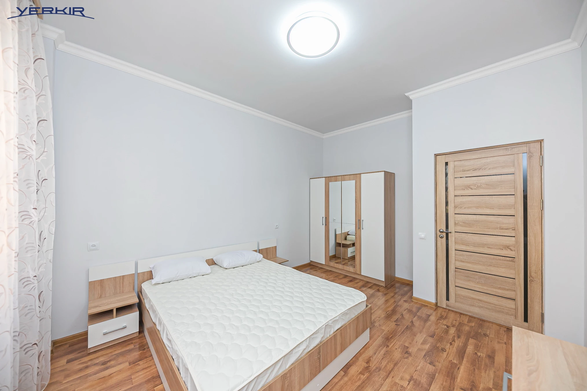 Բնակարաններ Կոդ` 5+319240