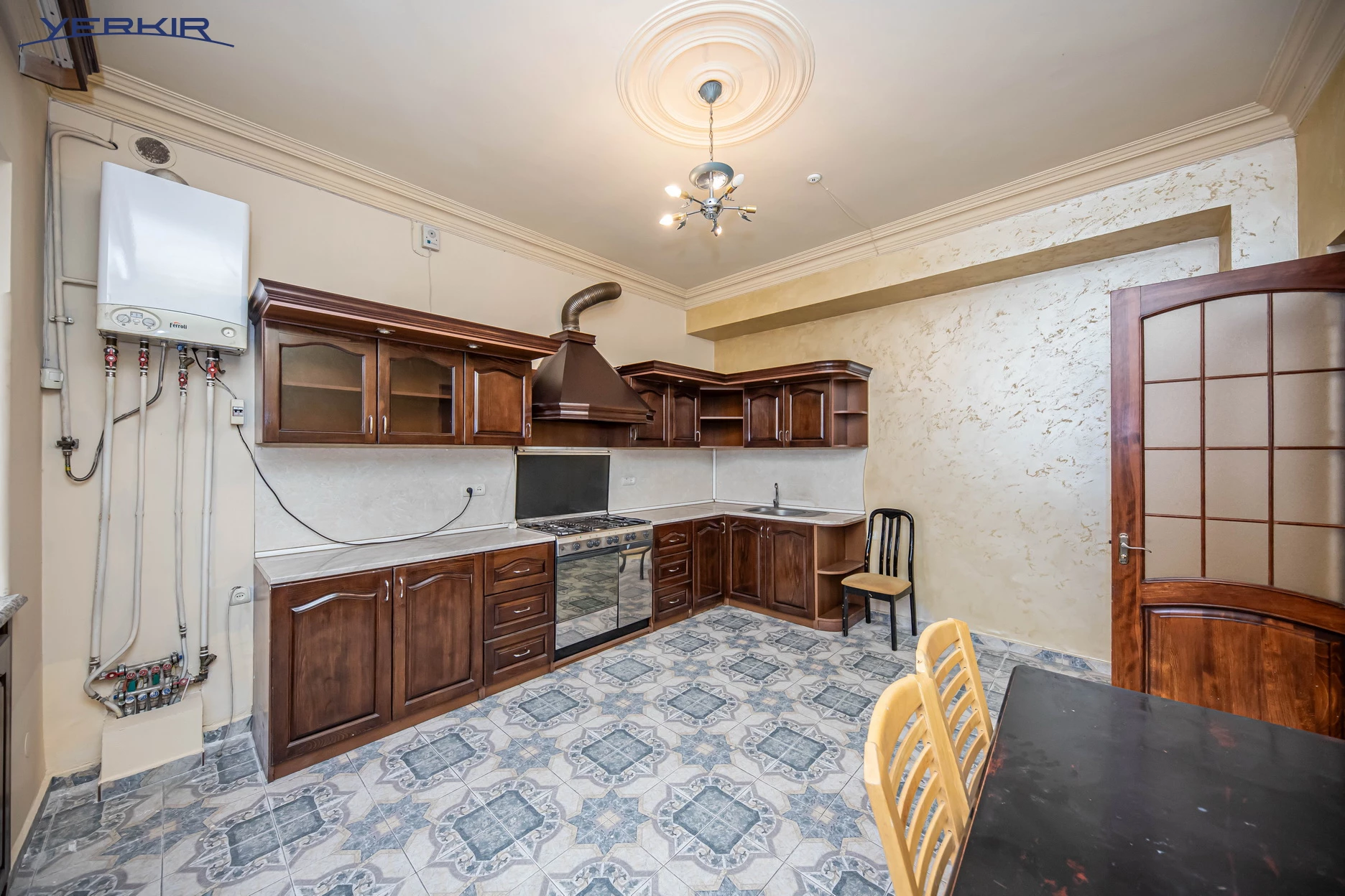 Houses Code: 3+513404