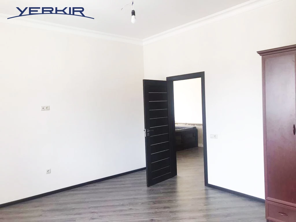 Առանձնատներ Կոդ` 5+50093