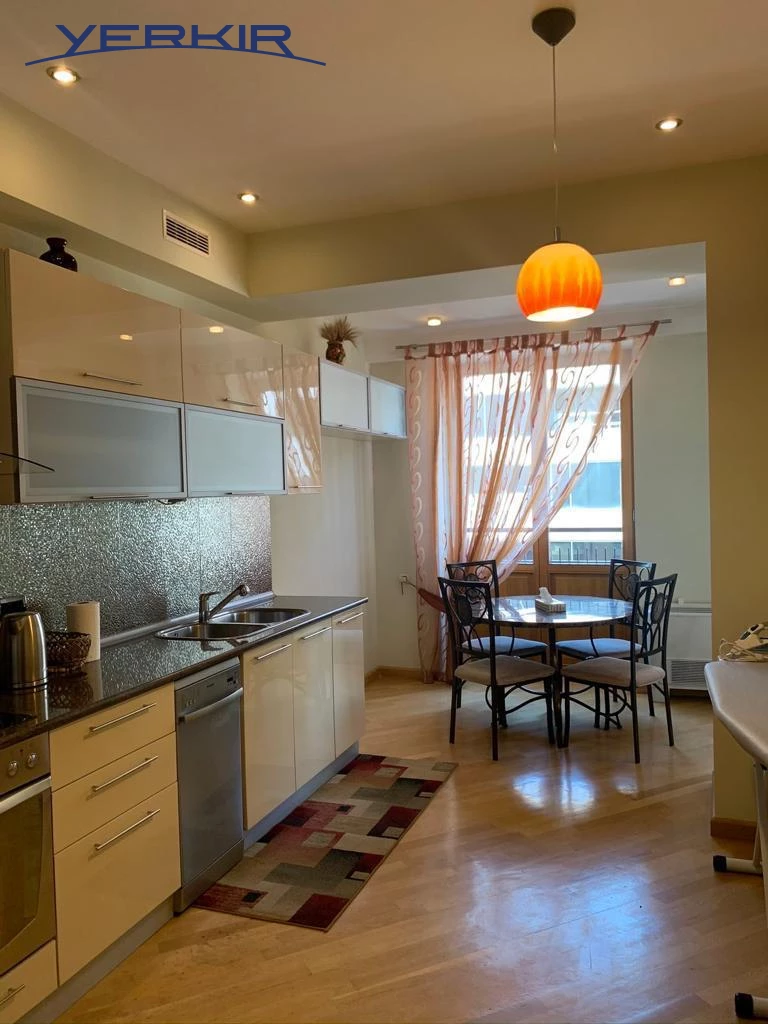 Apartments Code: 5+409909