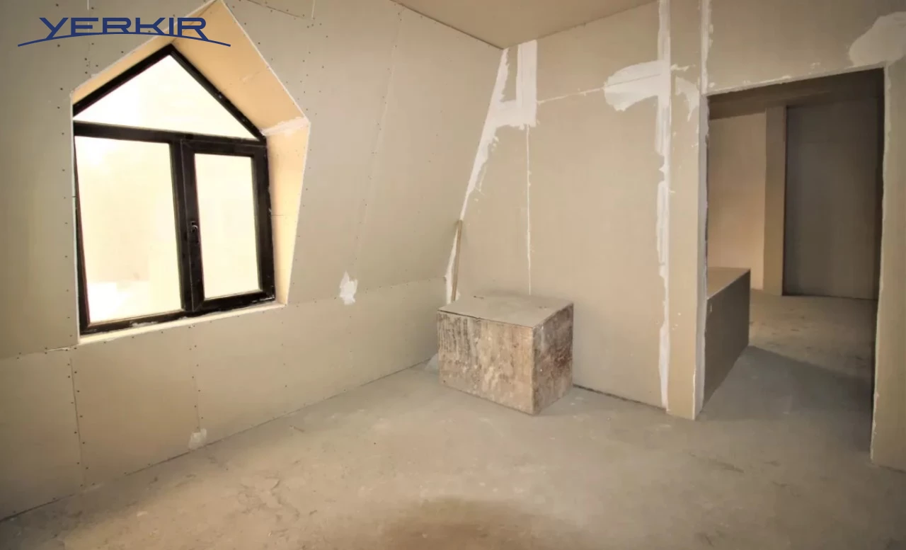 Apartments Code: 9+418143