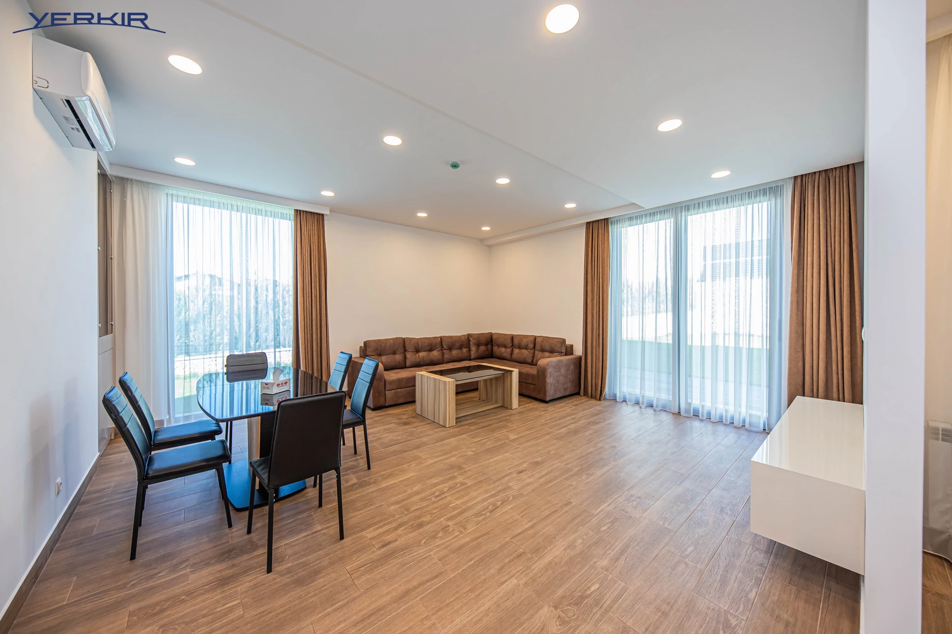 Առանձնատներ Կոդ` 5+513737