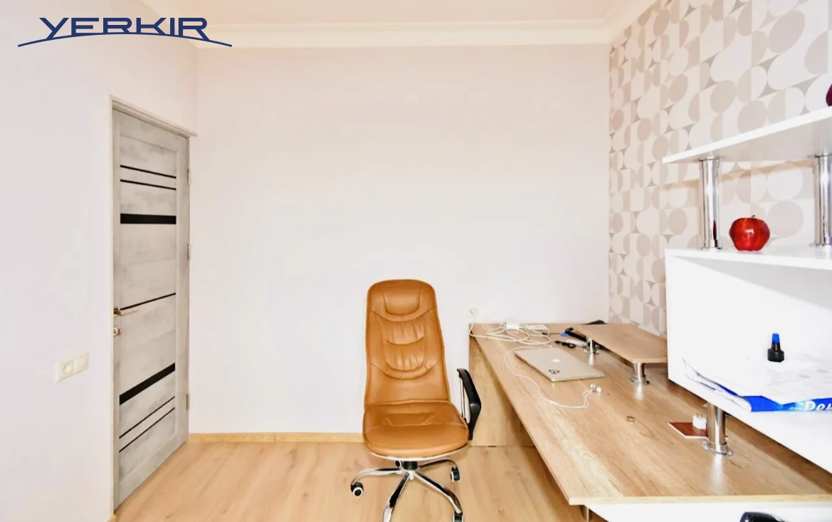 Houses Code: 3+510849