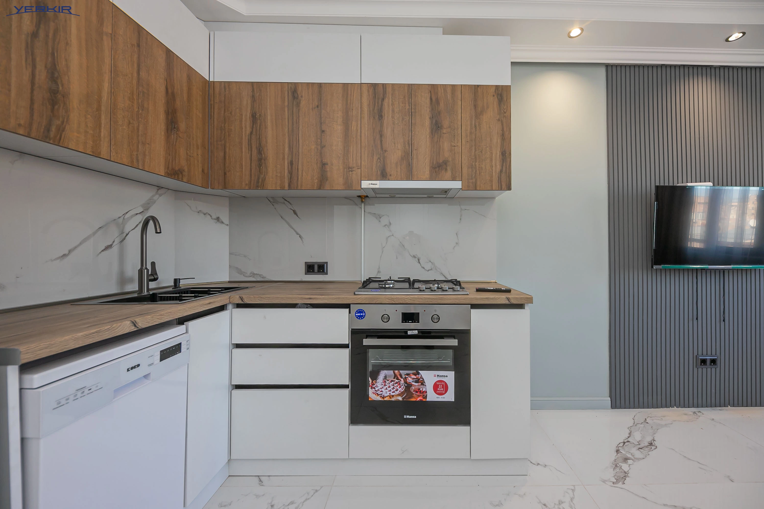 Apartments Code: 5+221692