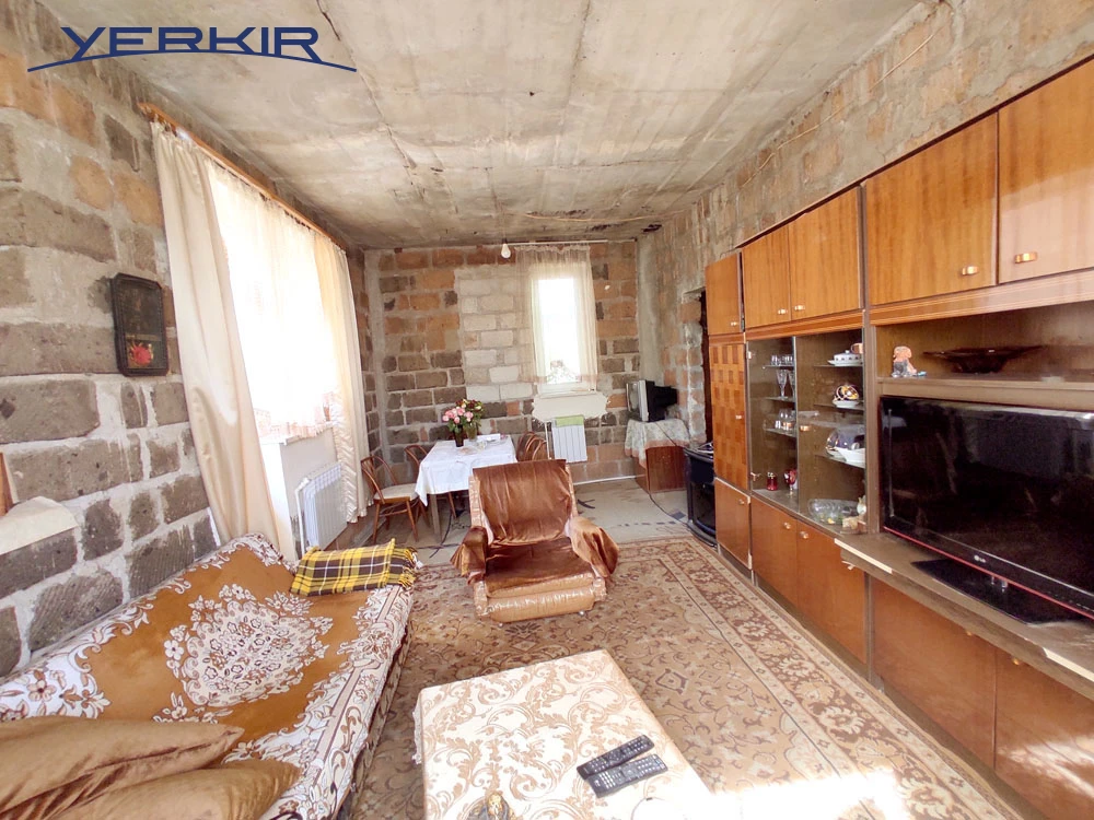 Houses Code: 9+50134