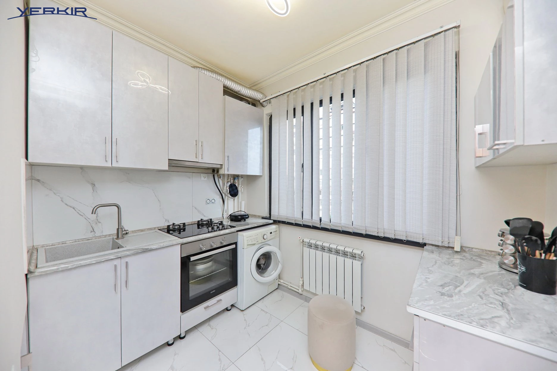 Apartments Code: 9+118244