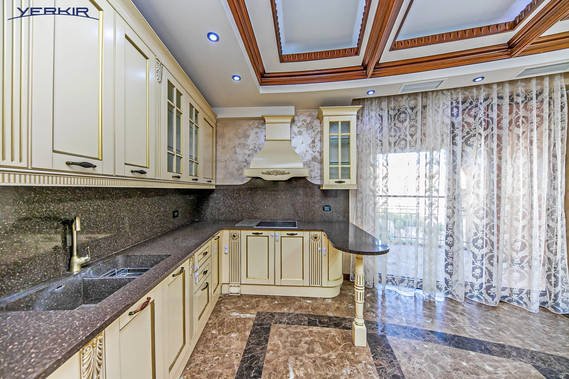 Apartments Code: 5+418185