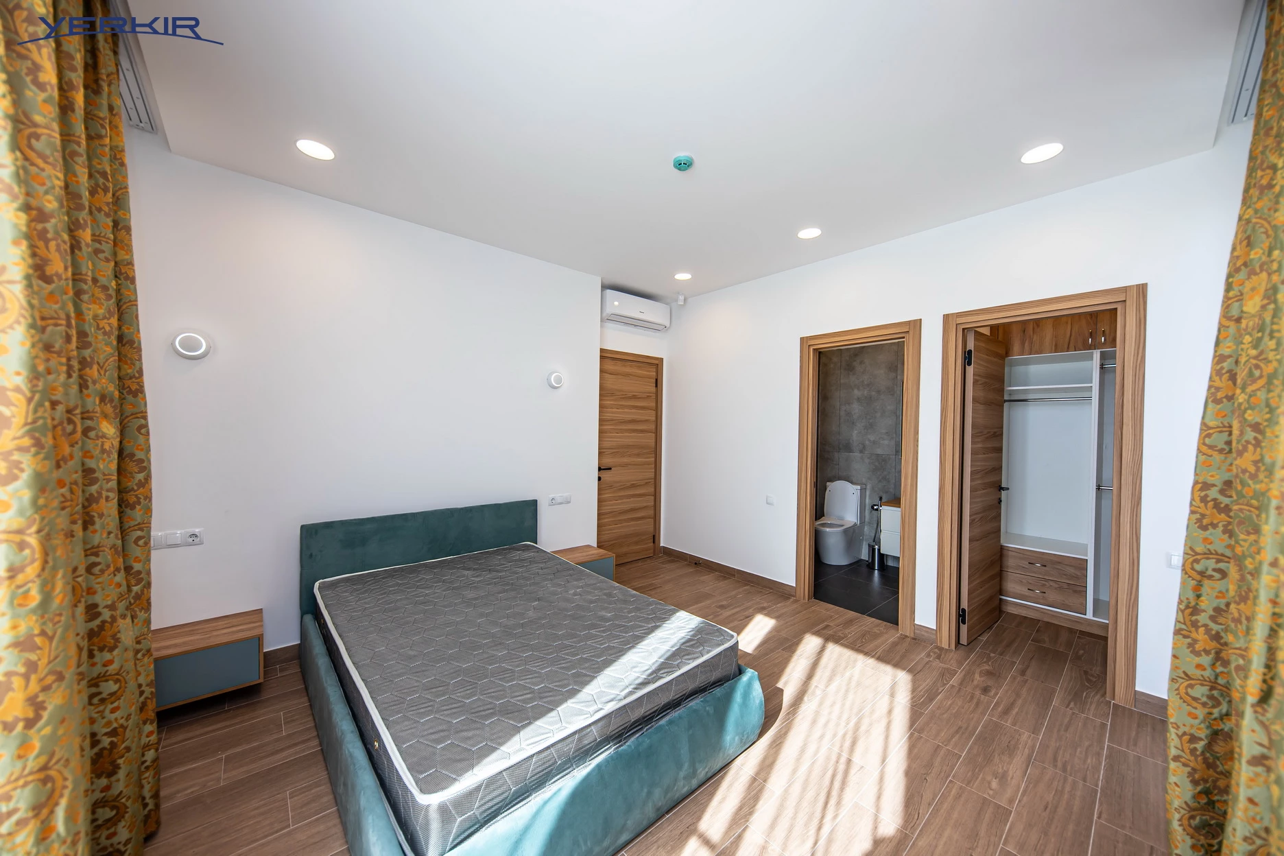 Առանձնատներ Կոդ` 5+513738