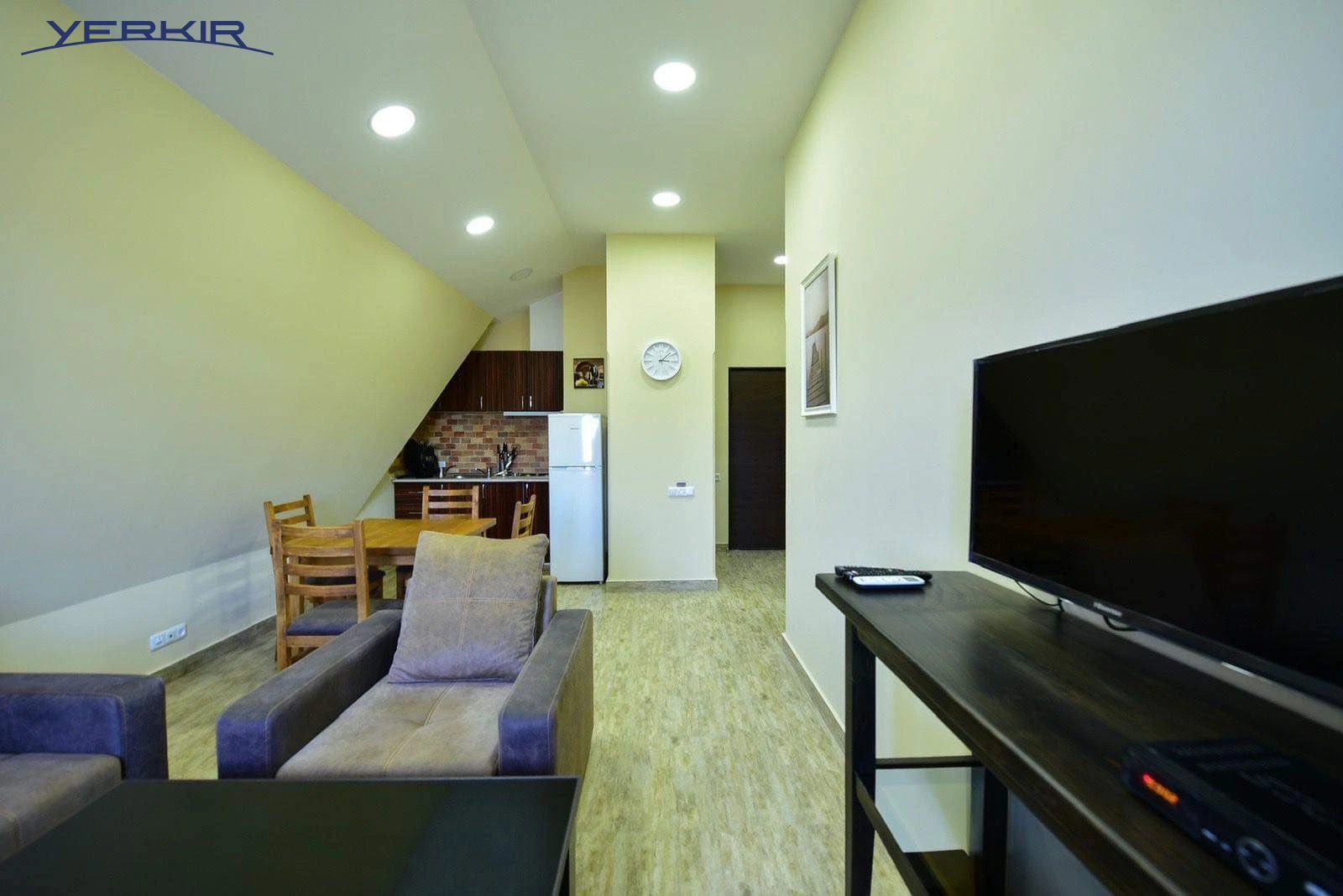 Apartments Code: 10+213686