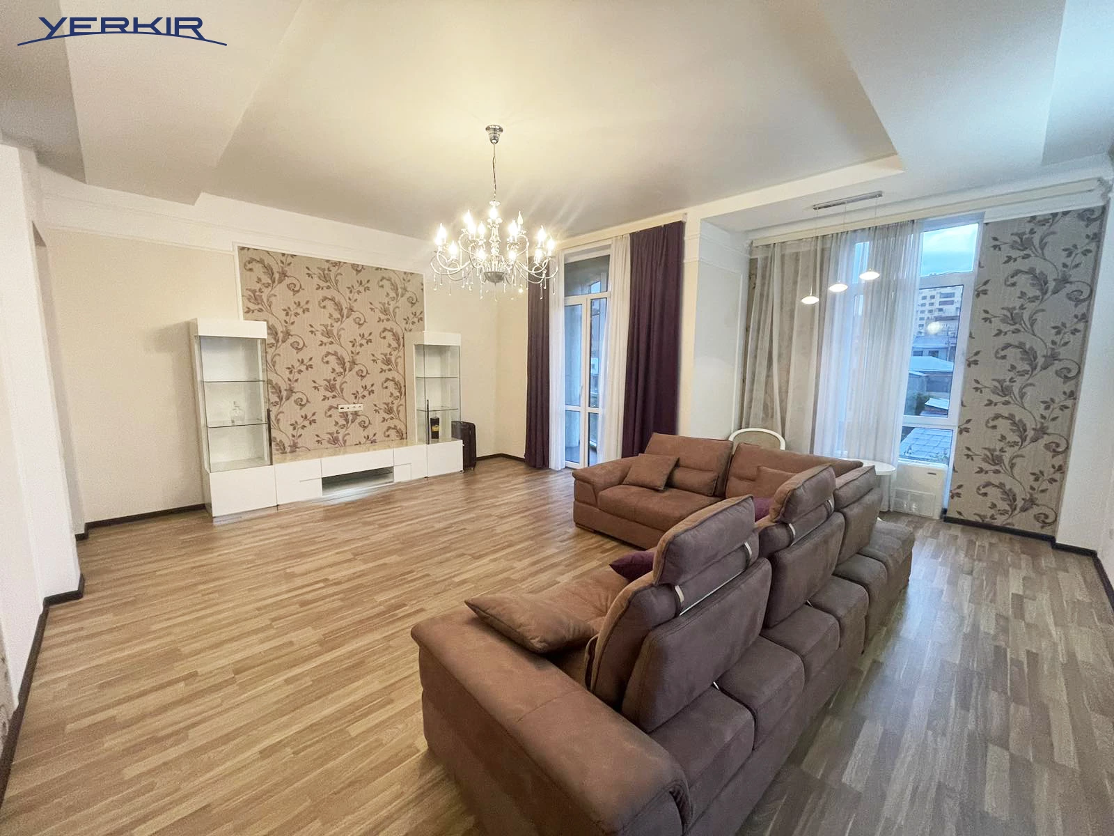 Բնակարաններ Կոդ` 5+313526