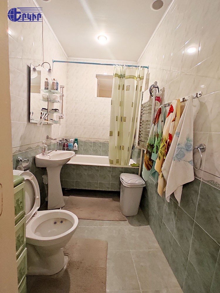 Առանձնատներ Կոդ` 3+51641