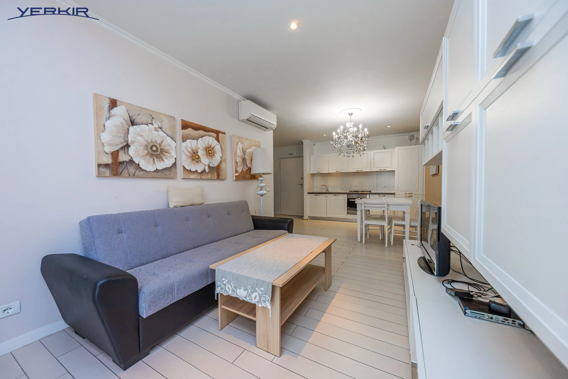 Apartments Code: 5+217211