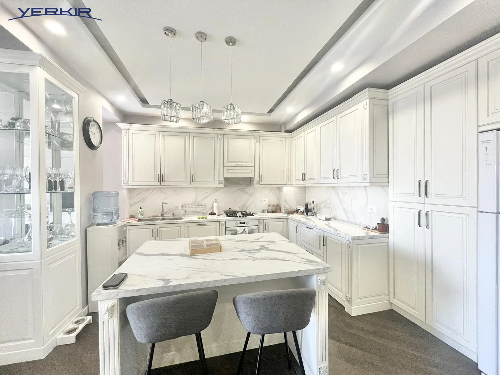 Apartments Code: 9+4260538