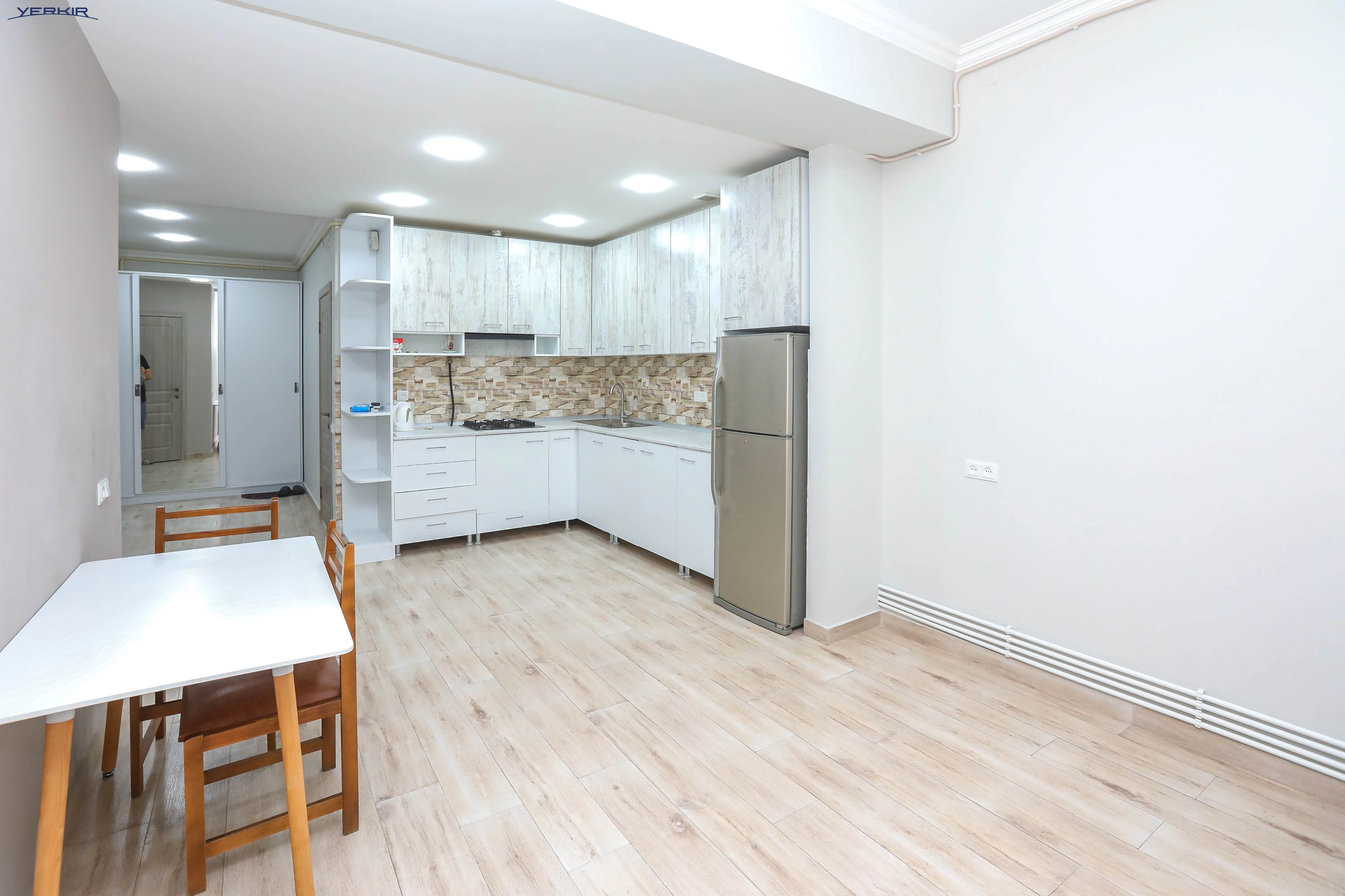 Apartments Code: 10+320598