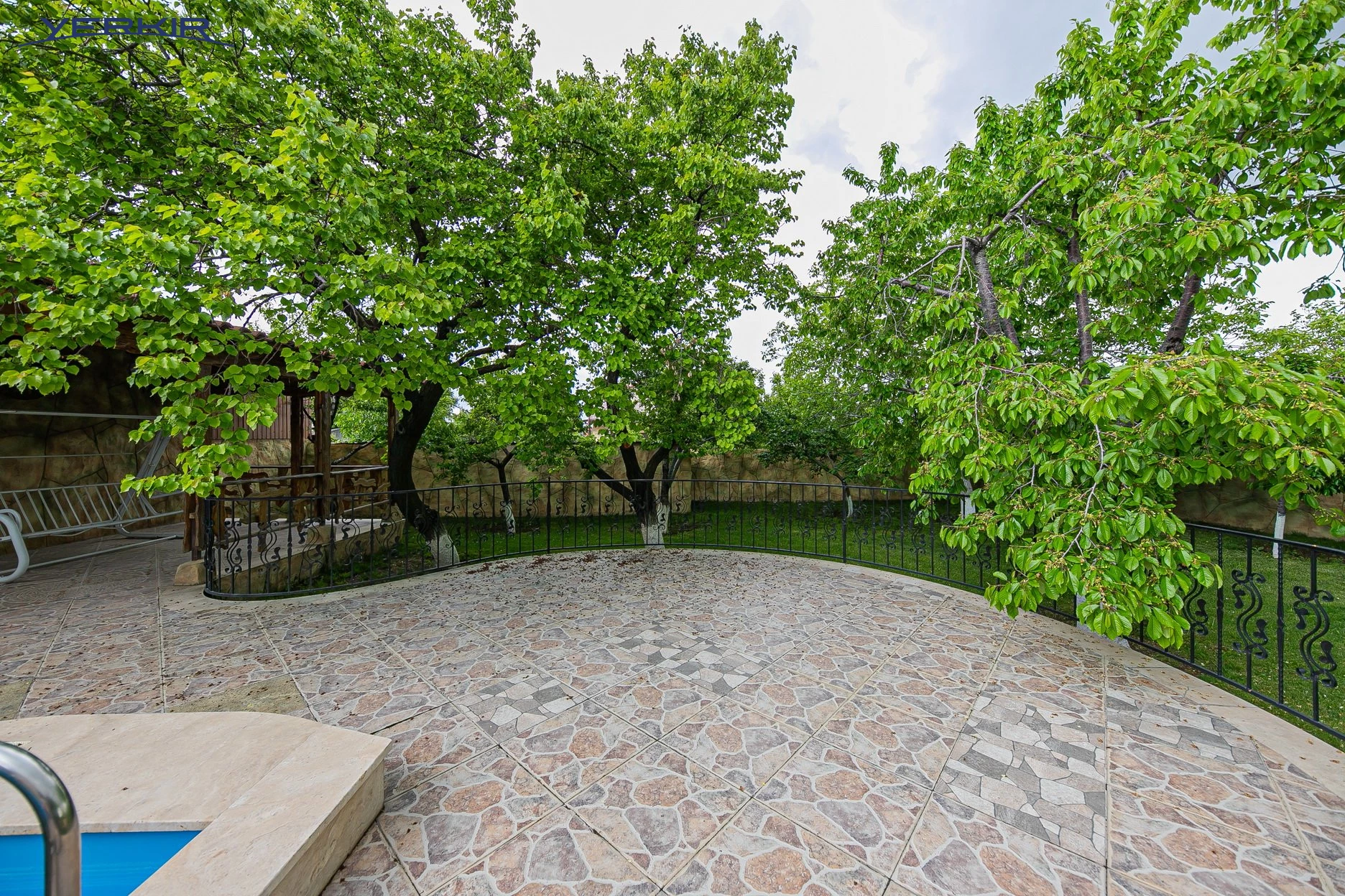 Առանձնատներ Կոդ` 8+517880