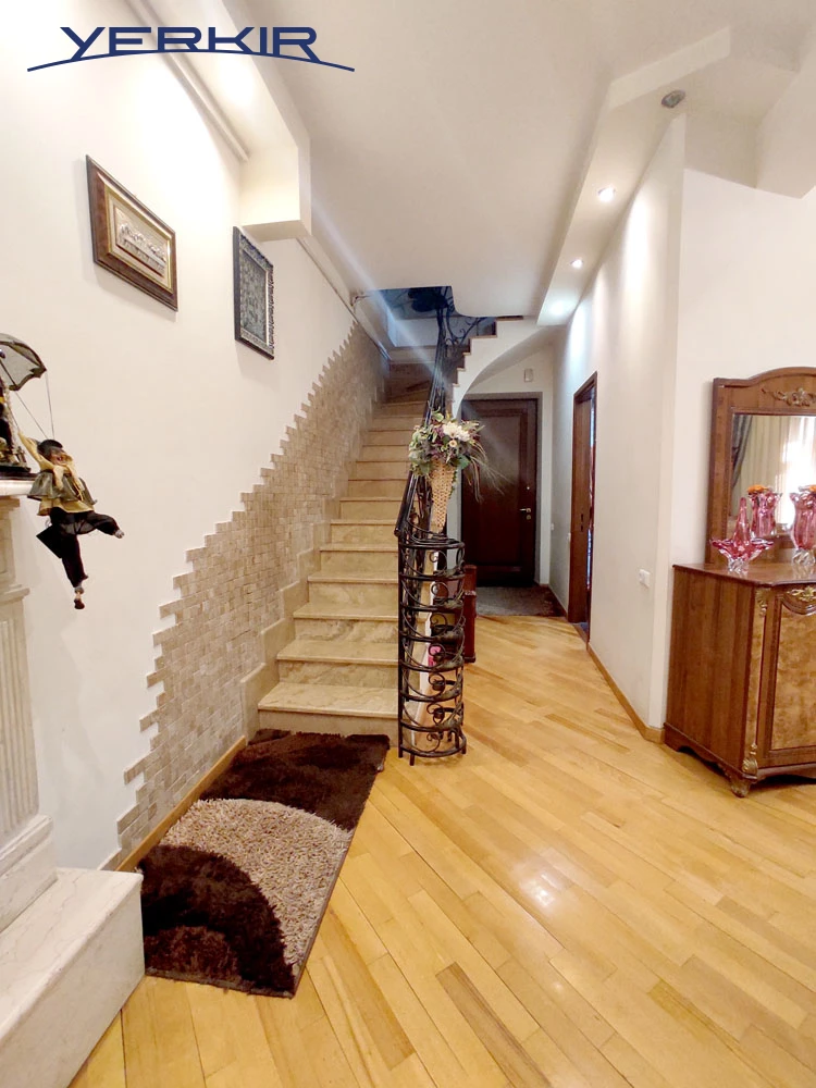 Apartments Code: 8+407590