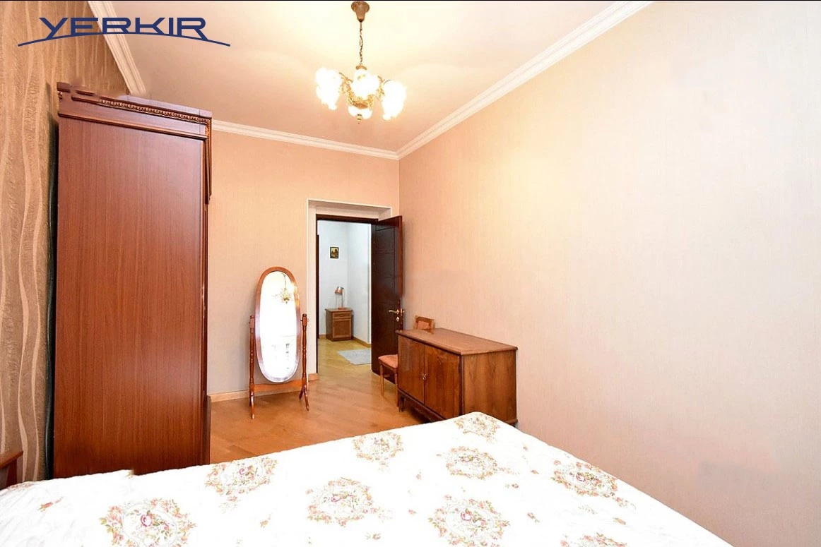 Բնակարաններ Կոդ` 5+21257