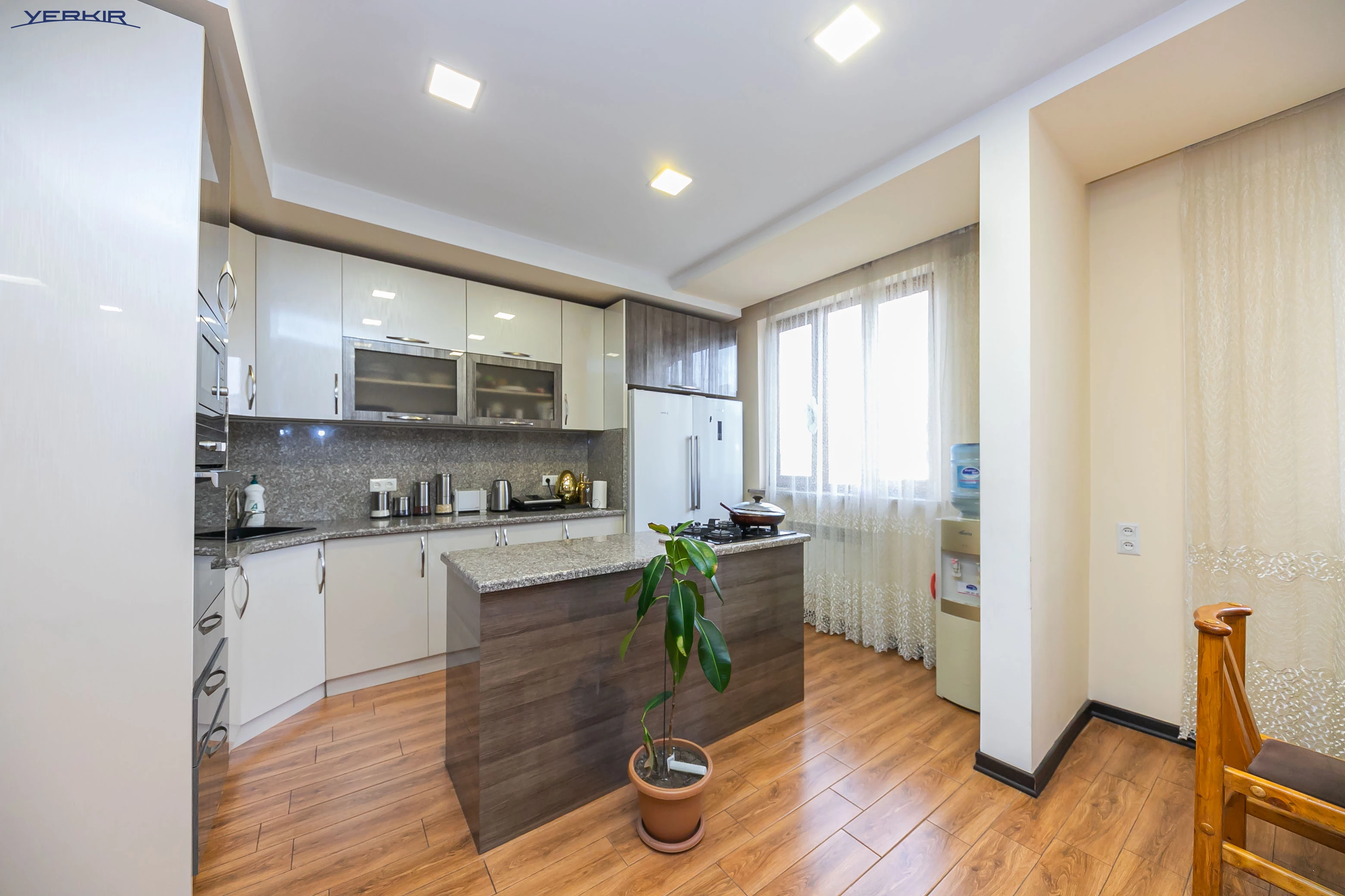 Квартиры Код 3+818501