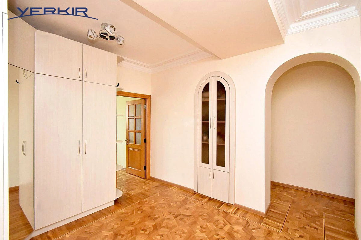 Apartments Code: 9+3241196