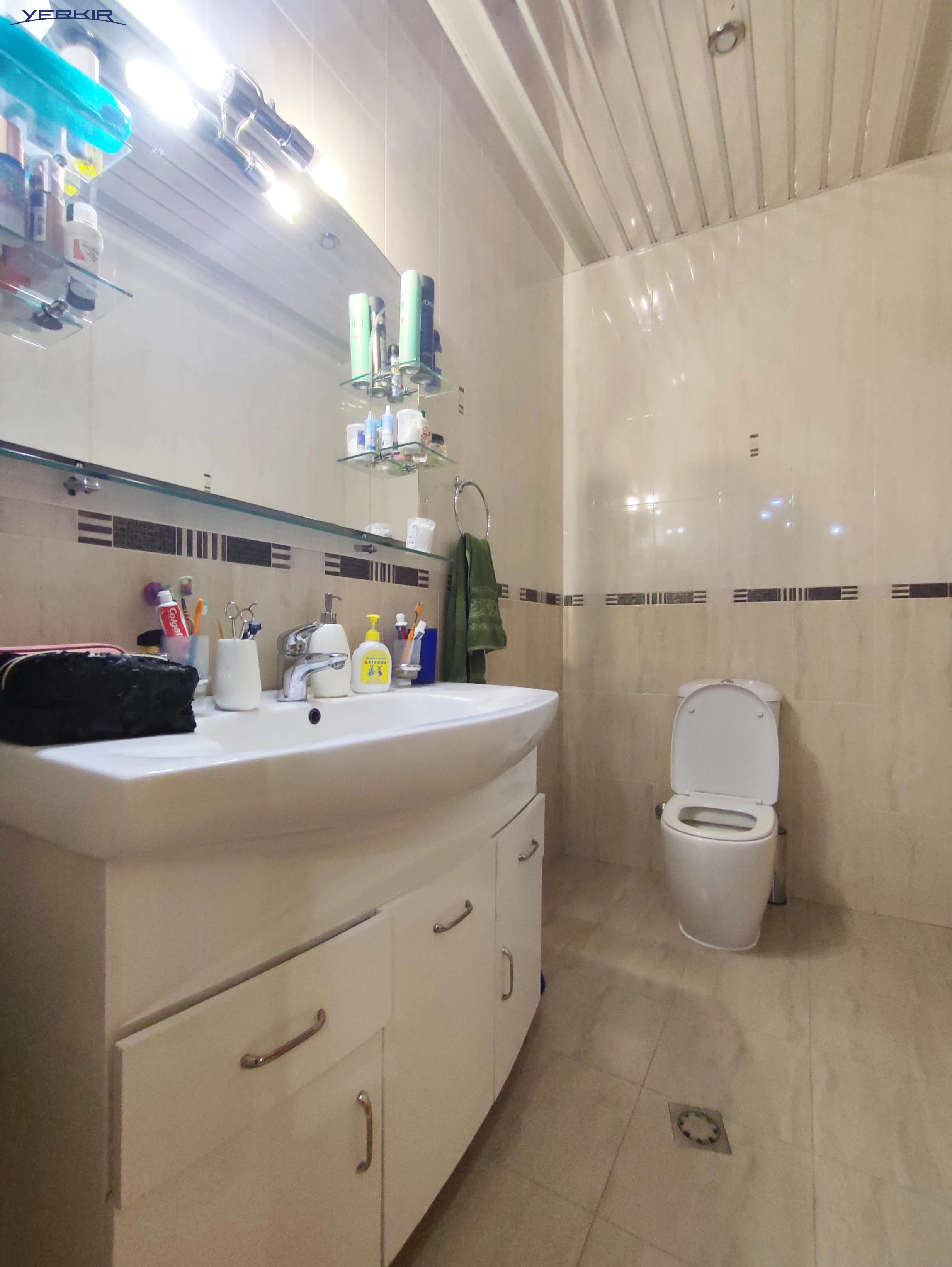 Apartments Code: 9+412677