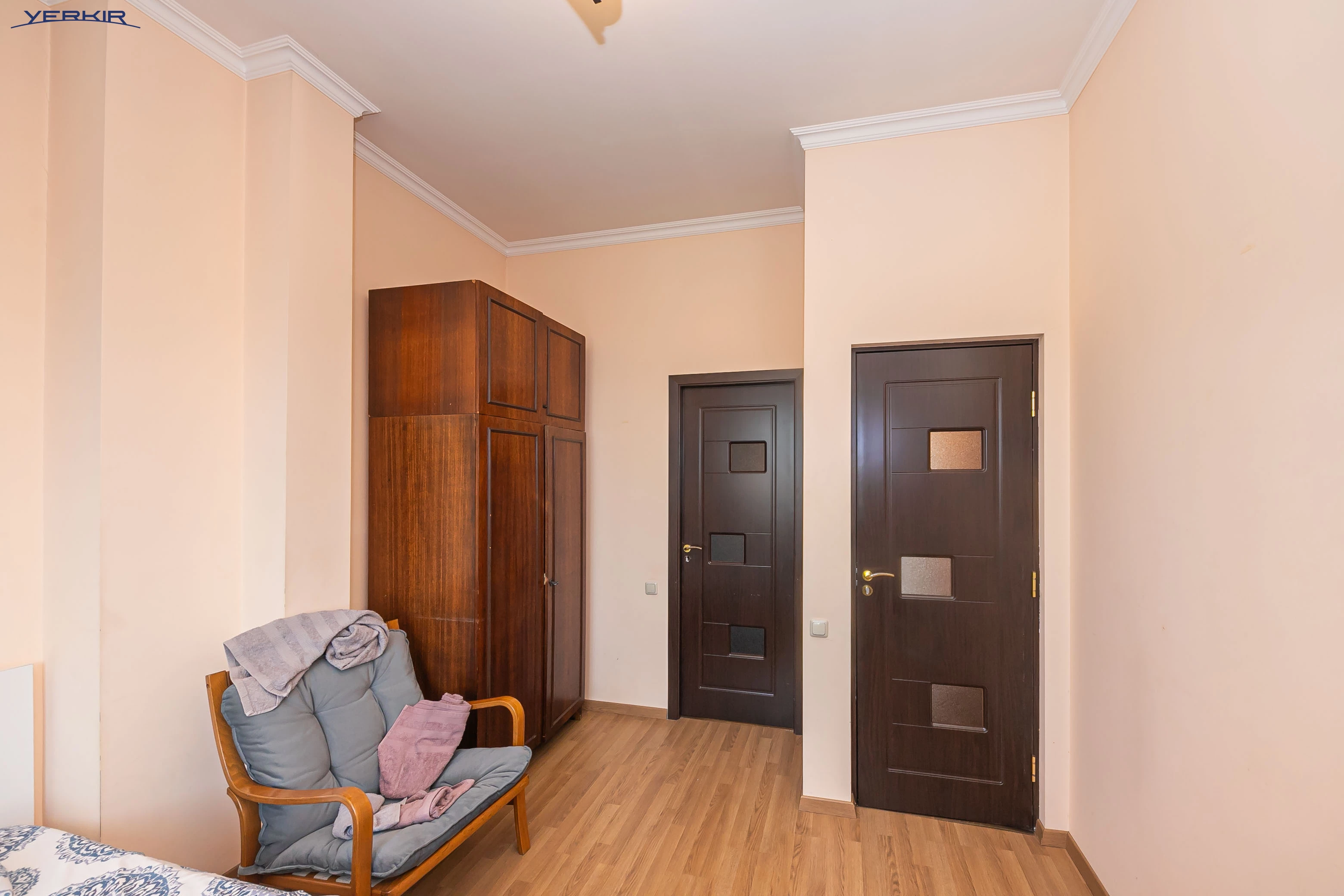 Apartments Code: 5+321677