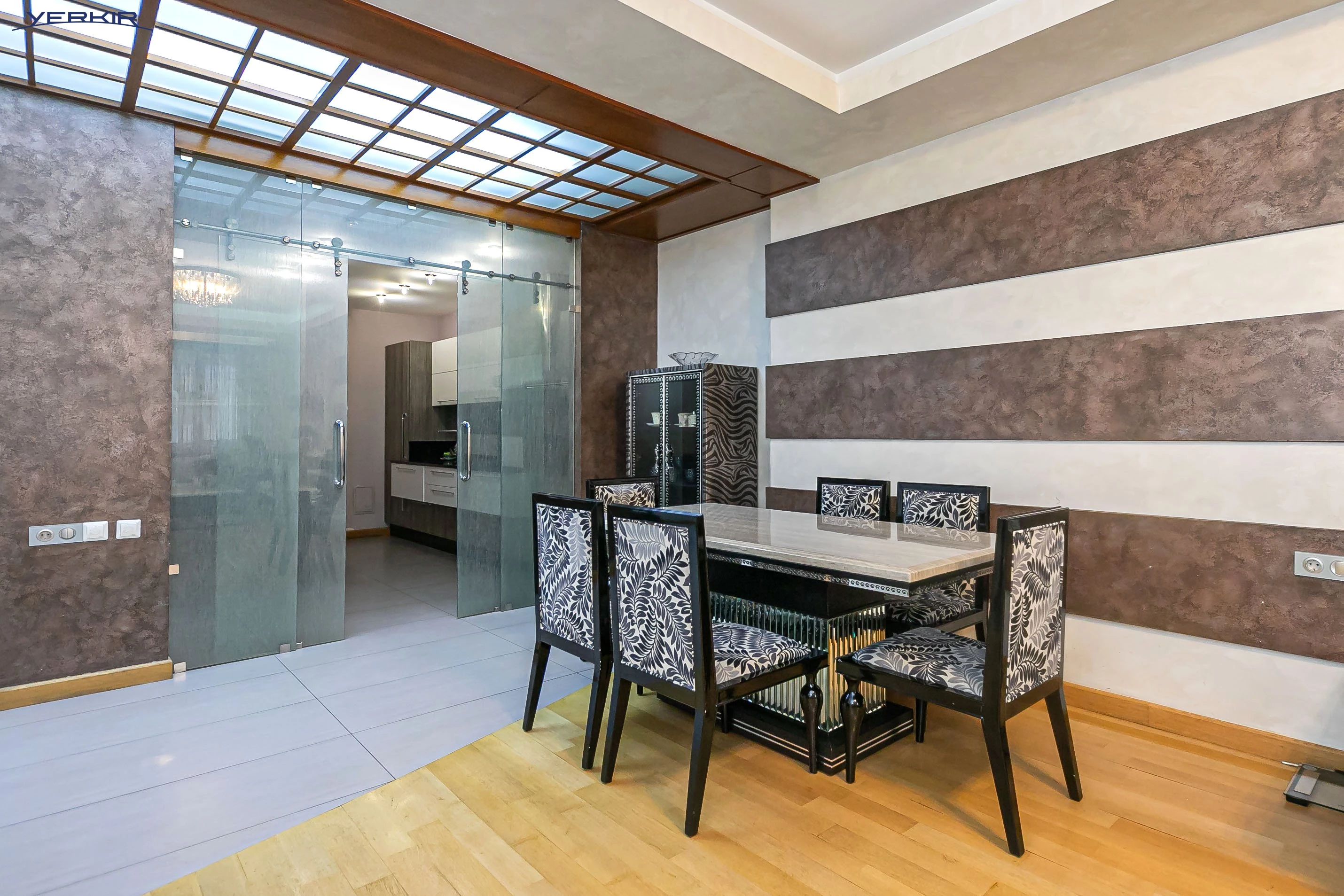 Apartments Code: 9+219804