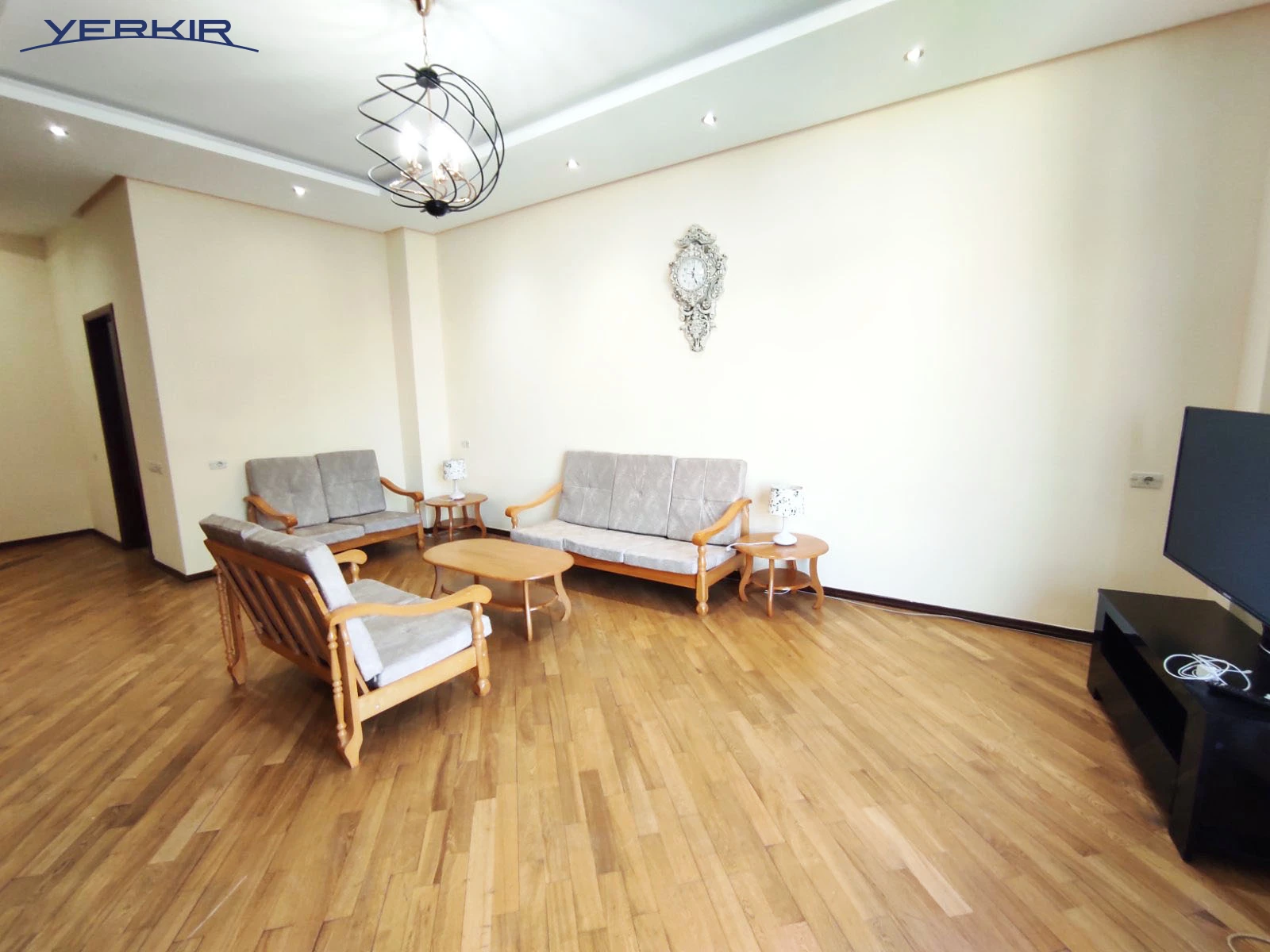 Apartments Code: 5+314946