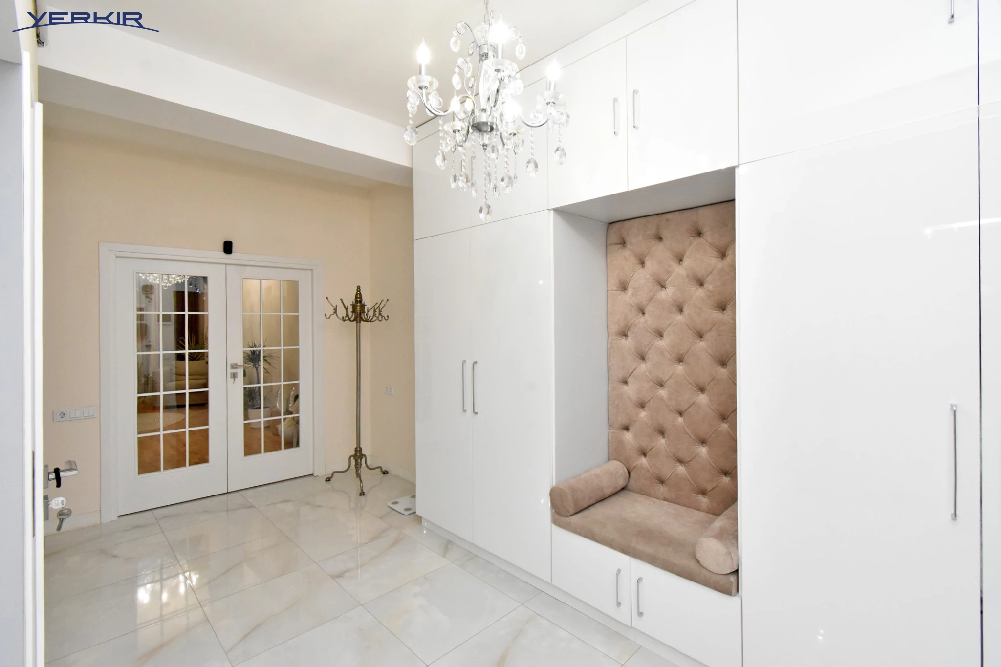 Apartments Code: 5+421138