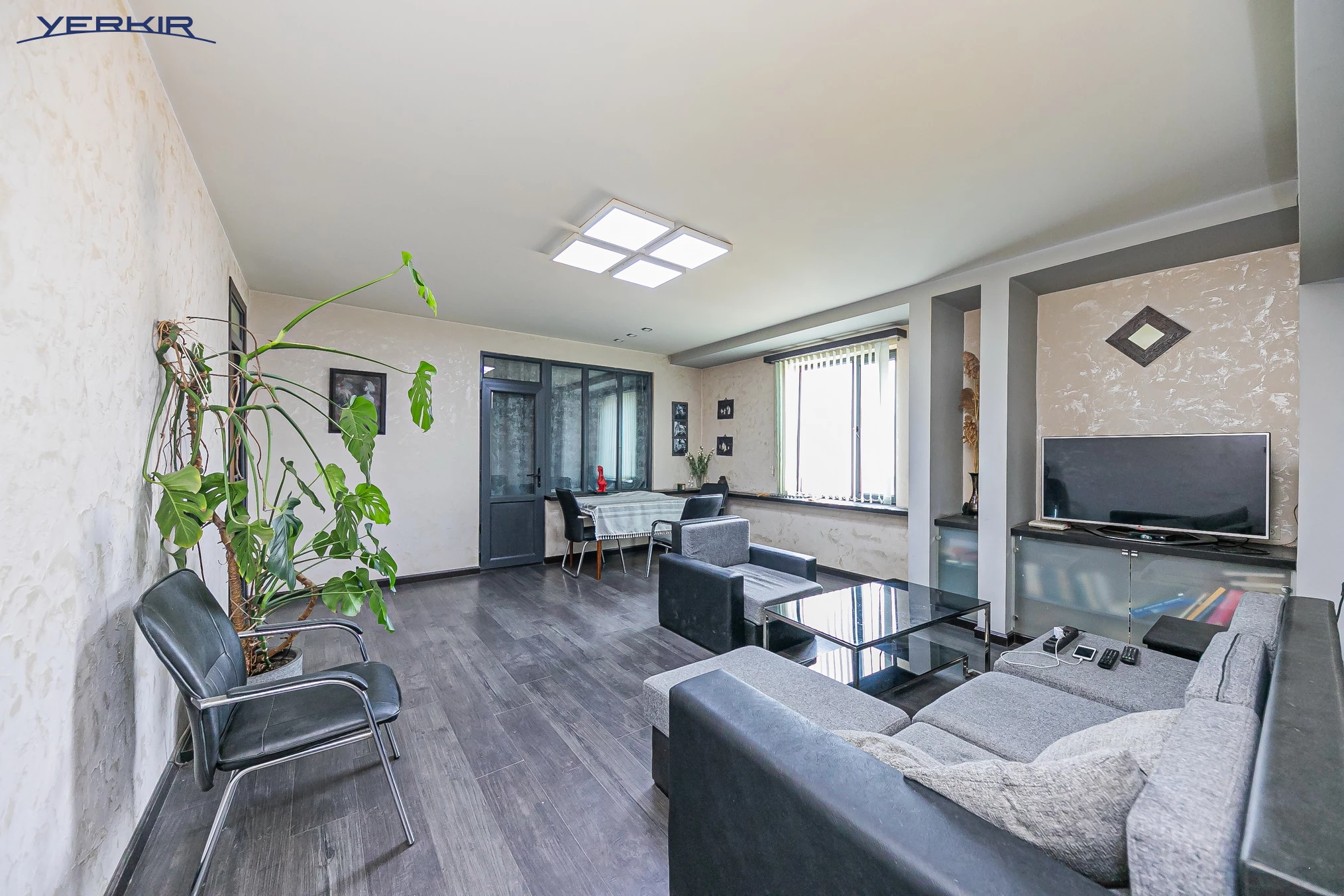 Բնակարաններ Կոդ` 10+218988