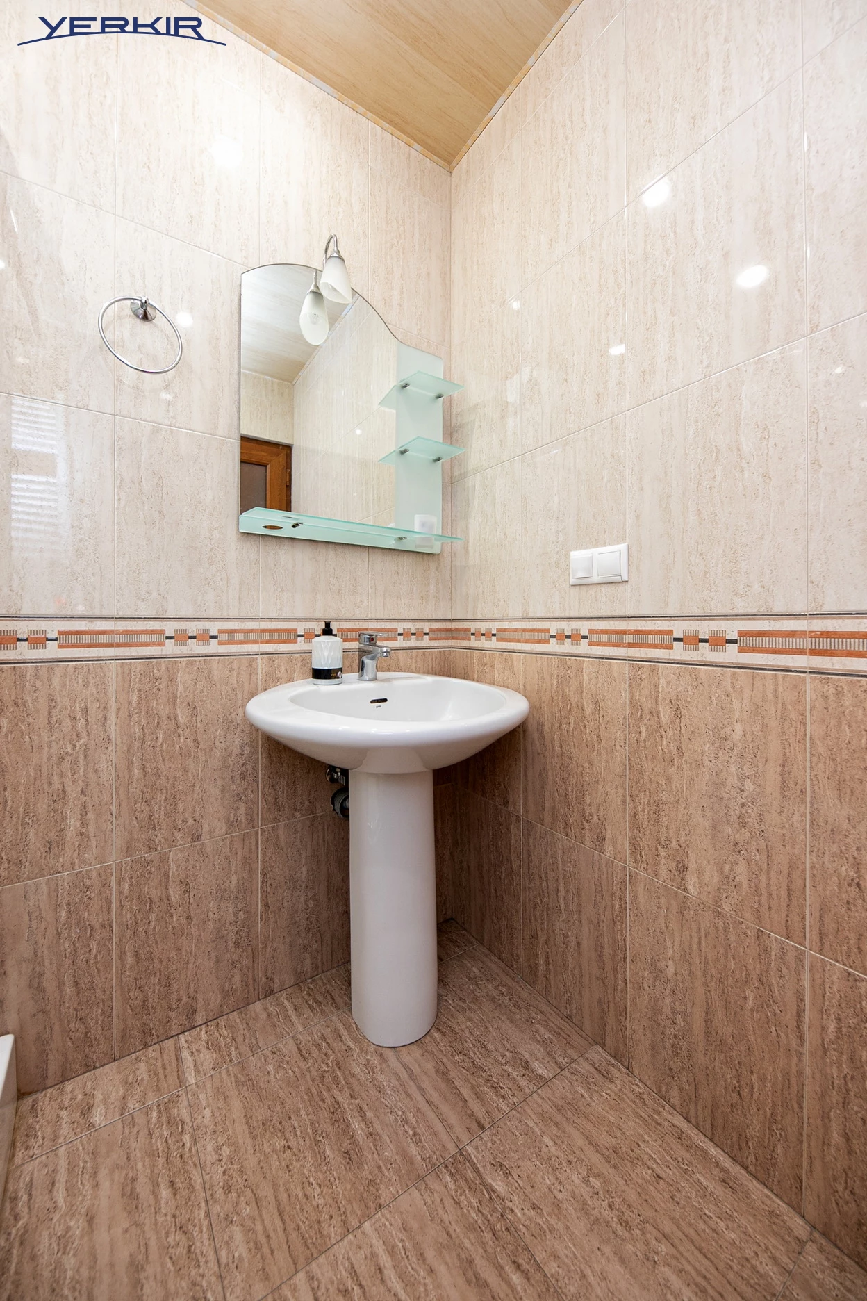 Առանձնատներ Կոդ` 5+517529