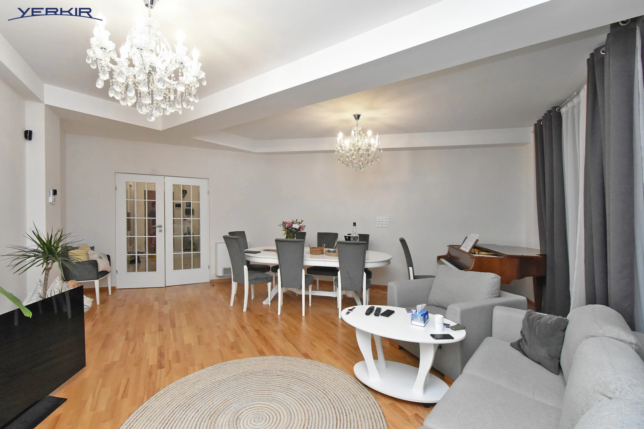 Apartments Code: 5+421138