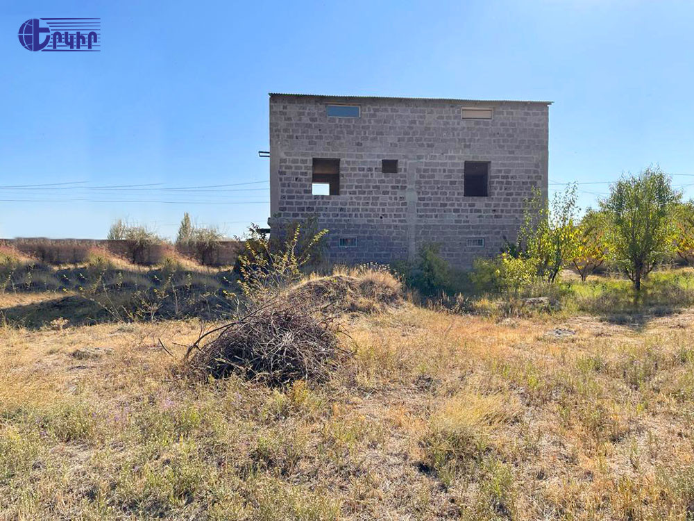 Houses Code: 2+50040