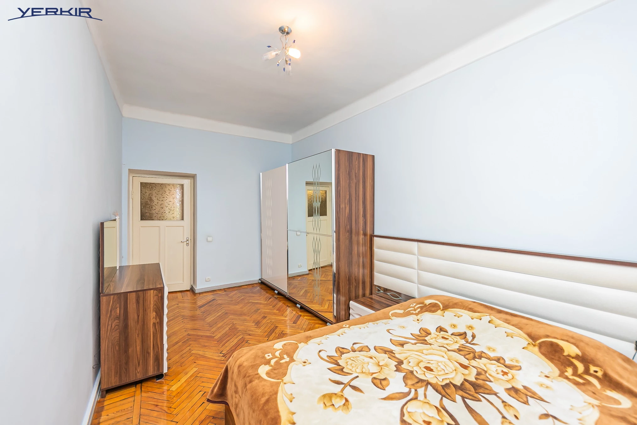 Apartments Code: 5+219054