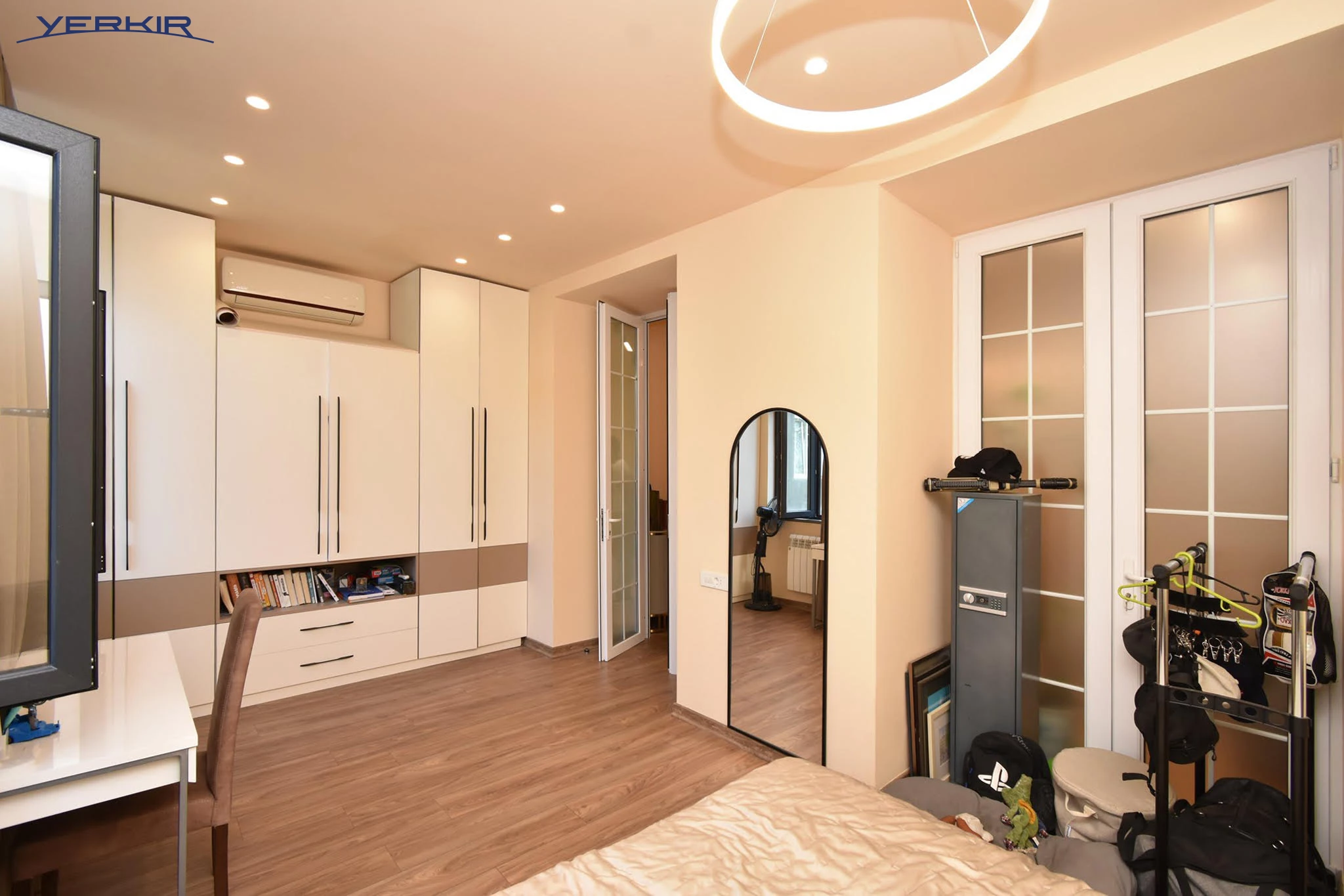 Apartments Code: 1+4867952