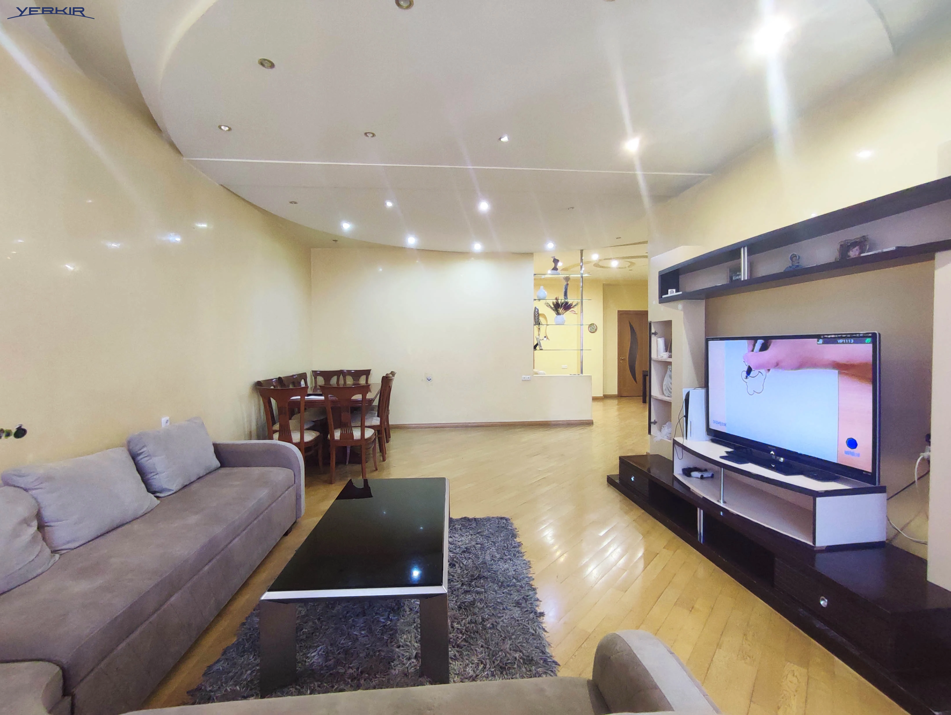 Apartments Code: 9+412677