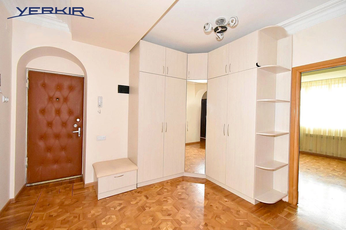 Apartments Code: 9+3241196