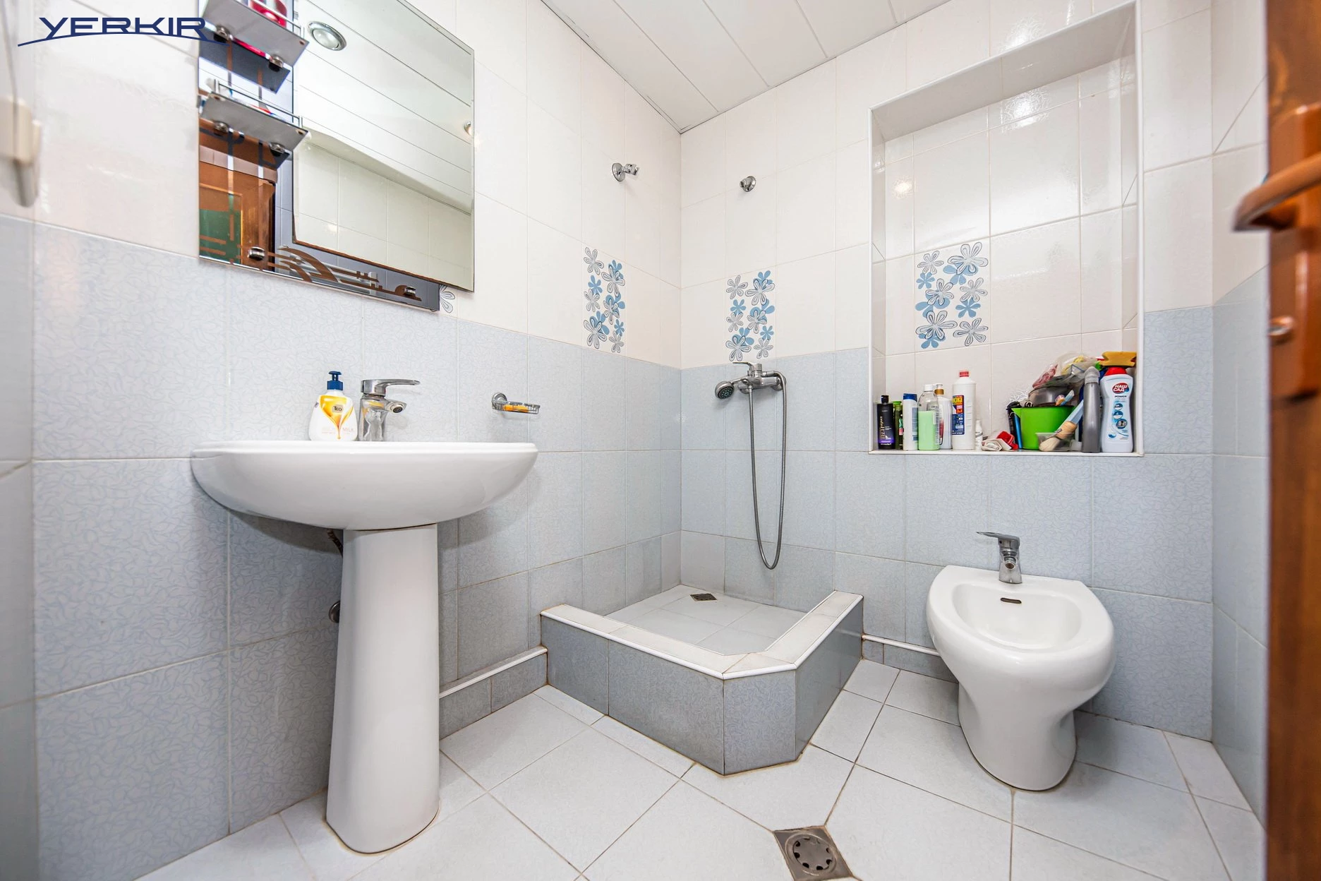 Apartments Code: 9+2520963