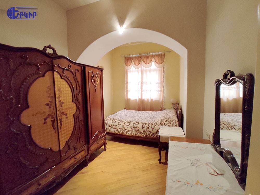 Բնակարաններ Կոդ` 10+301350