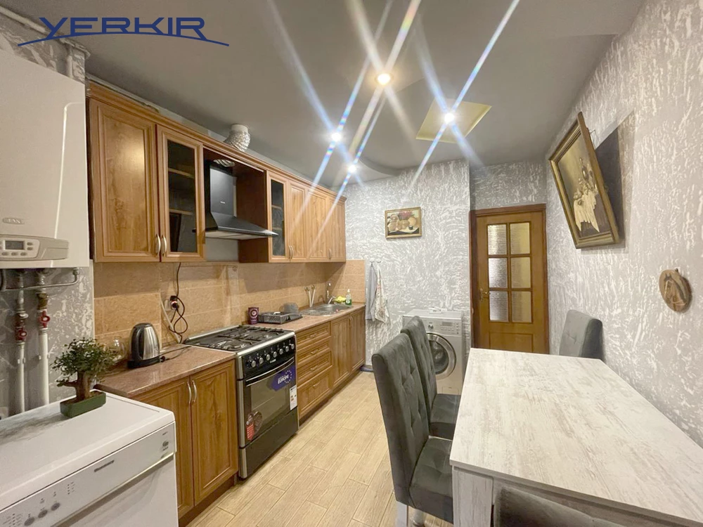 Apartments Code: 5+208720